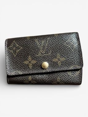 Louis Vuitton Monogram 6 Key Holder 76